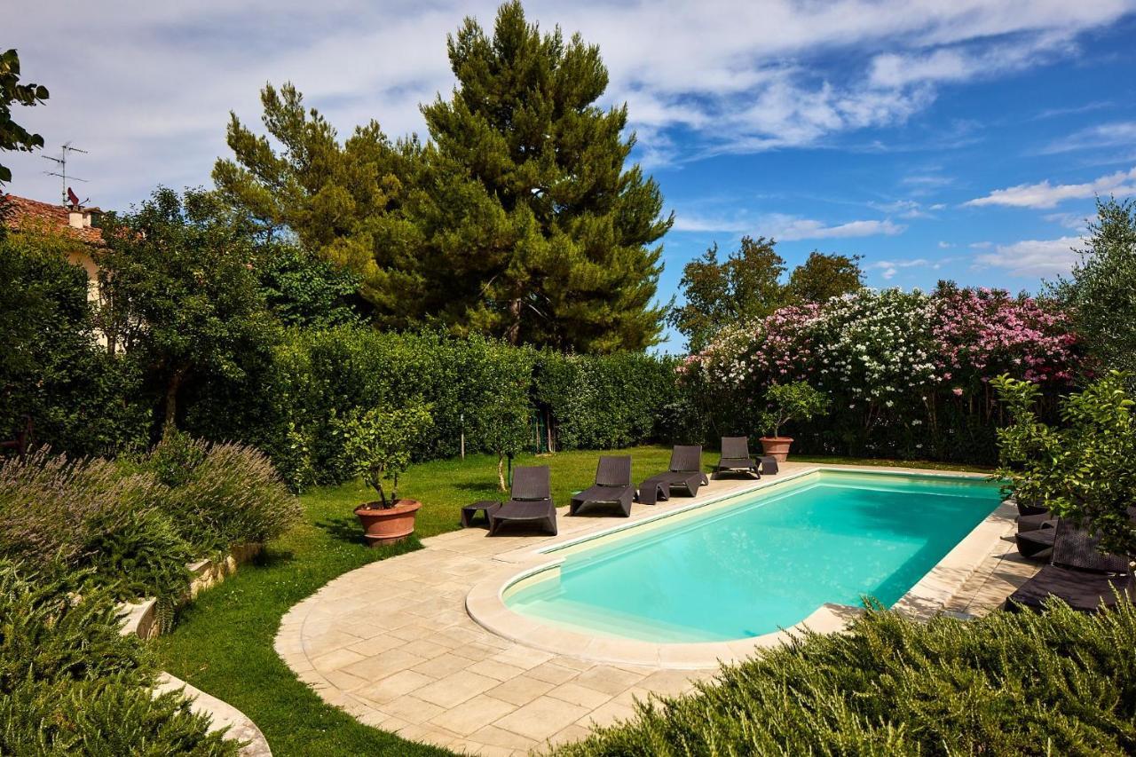 Villa Monacelli B&B Fano Buitenkant foto