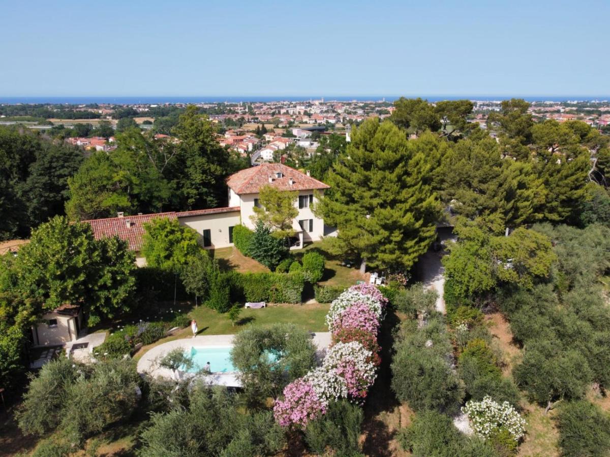 Villa Monacelli B&B Fano Buitenkant foto