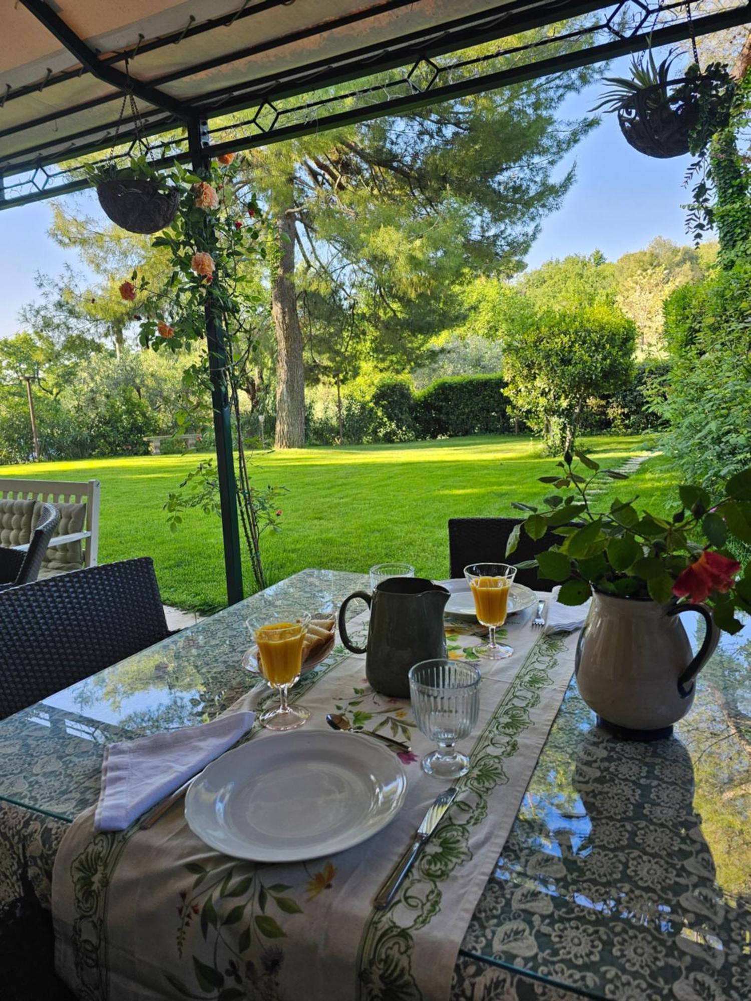 Villa Monacelli B&B Fano Buitenkant foto